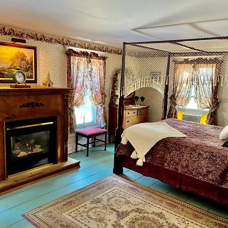 The Bella Ella Bed And Breakfast Canandaigua Bagian luar foto