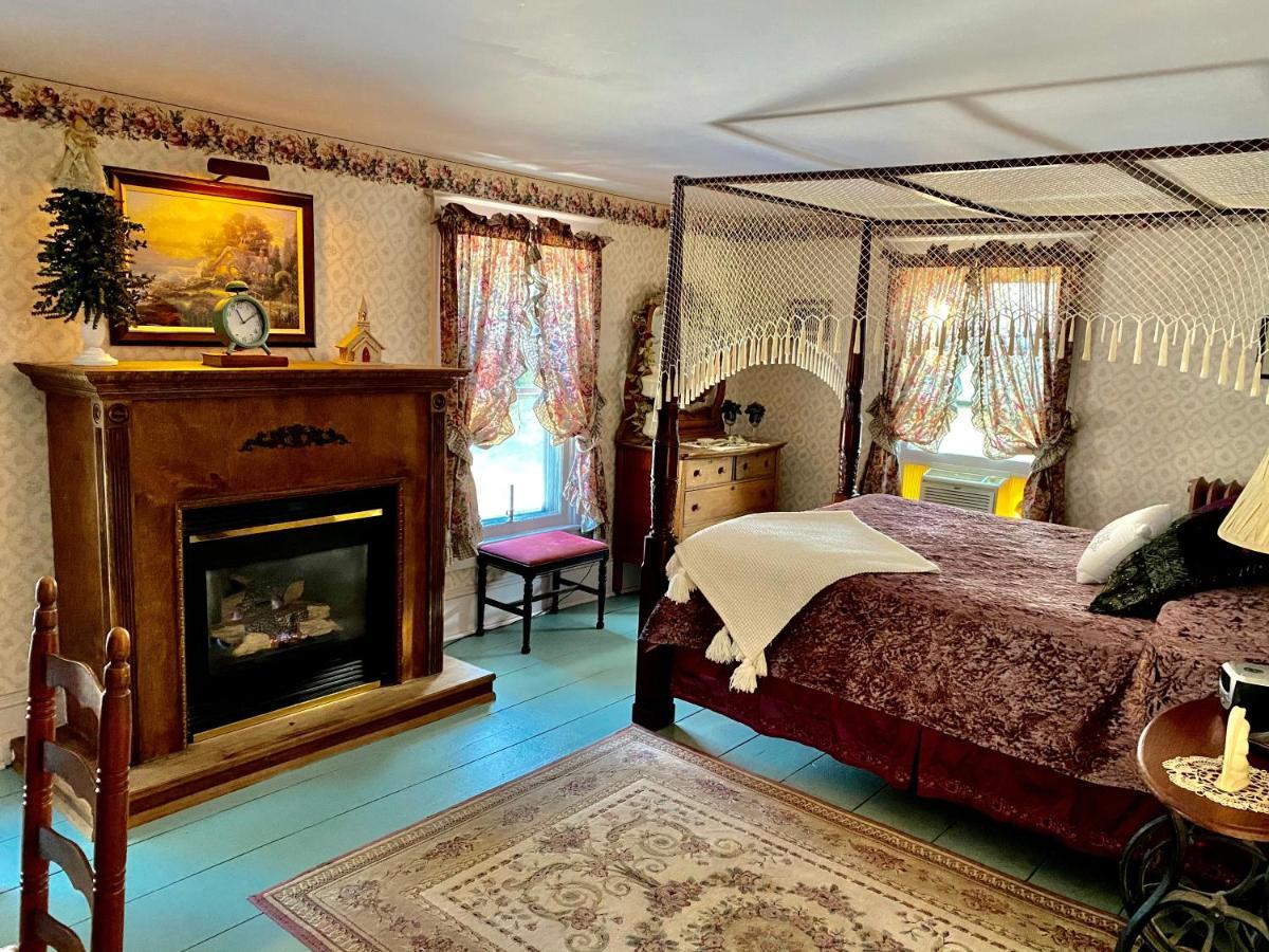 The Bella Ella Bed And Breakfast Canandaigua Bagian luar foto