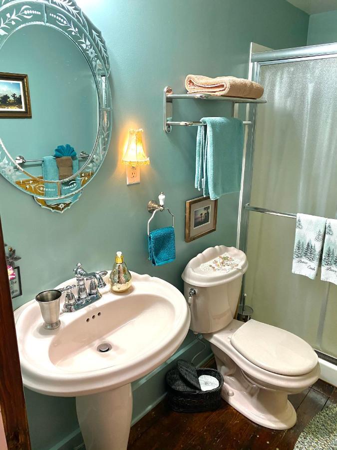 The Bella Ella Bed And Breakfast Canandaigua Bagian luar foto