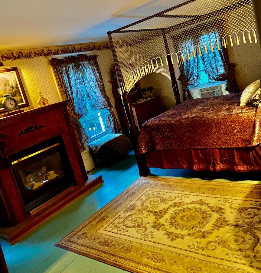 The Bella Ella Bed And Breakfast Canandaigua Bagian luar foto