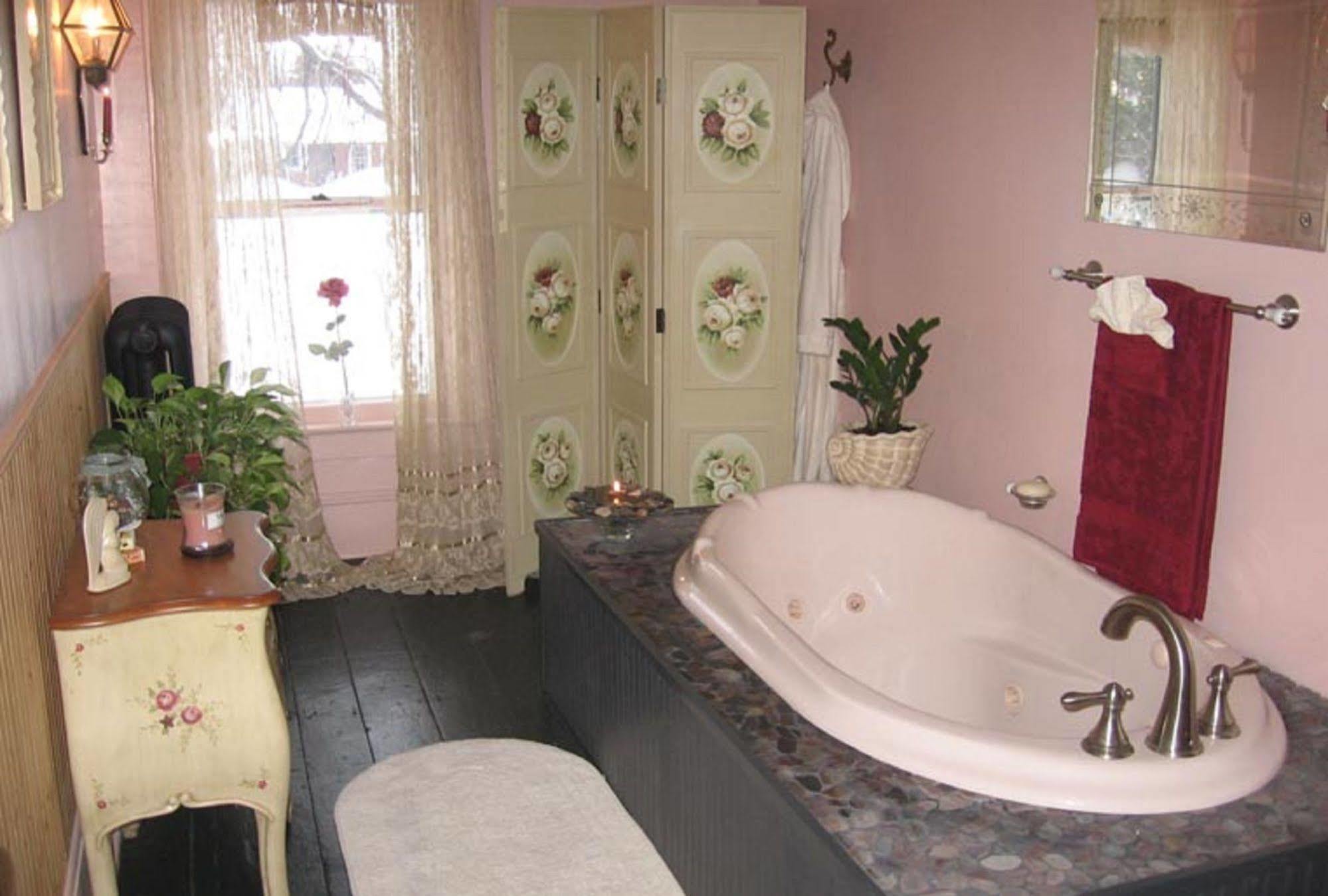 The Bella Ella Bed And Breakfast Canandaigua Bagian luar foto