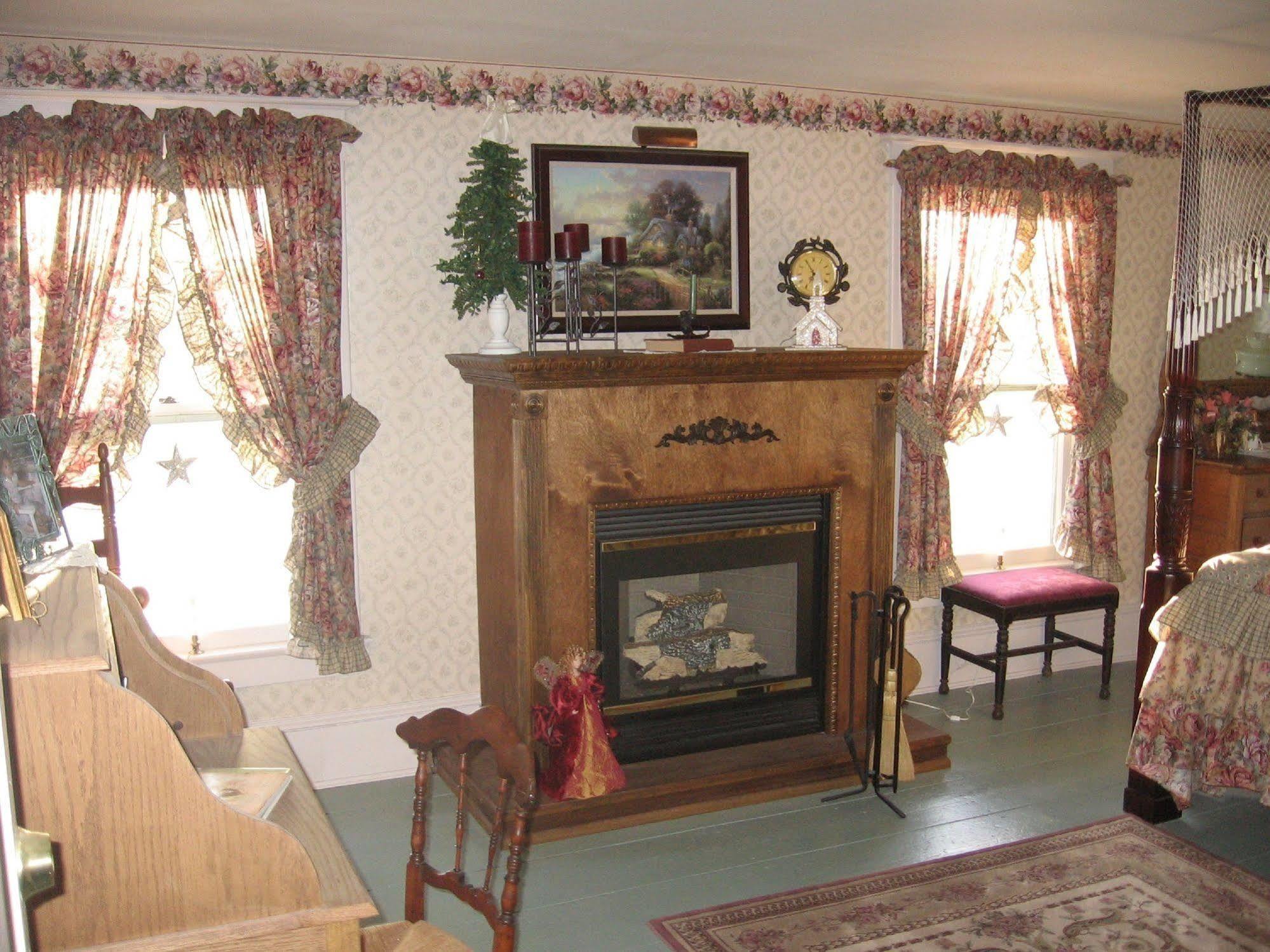 The Bella Ella Bed And Breakfast Canandaigua Bagian luar foto